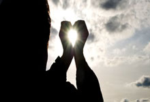 多宝彩票-霍村铁骑踏平奥格斯堡！三粒穿云箭射落关键三分