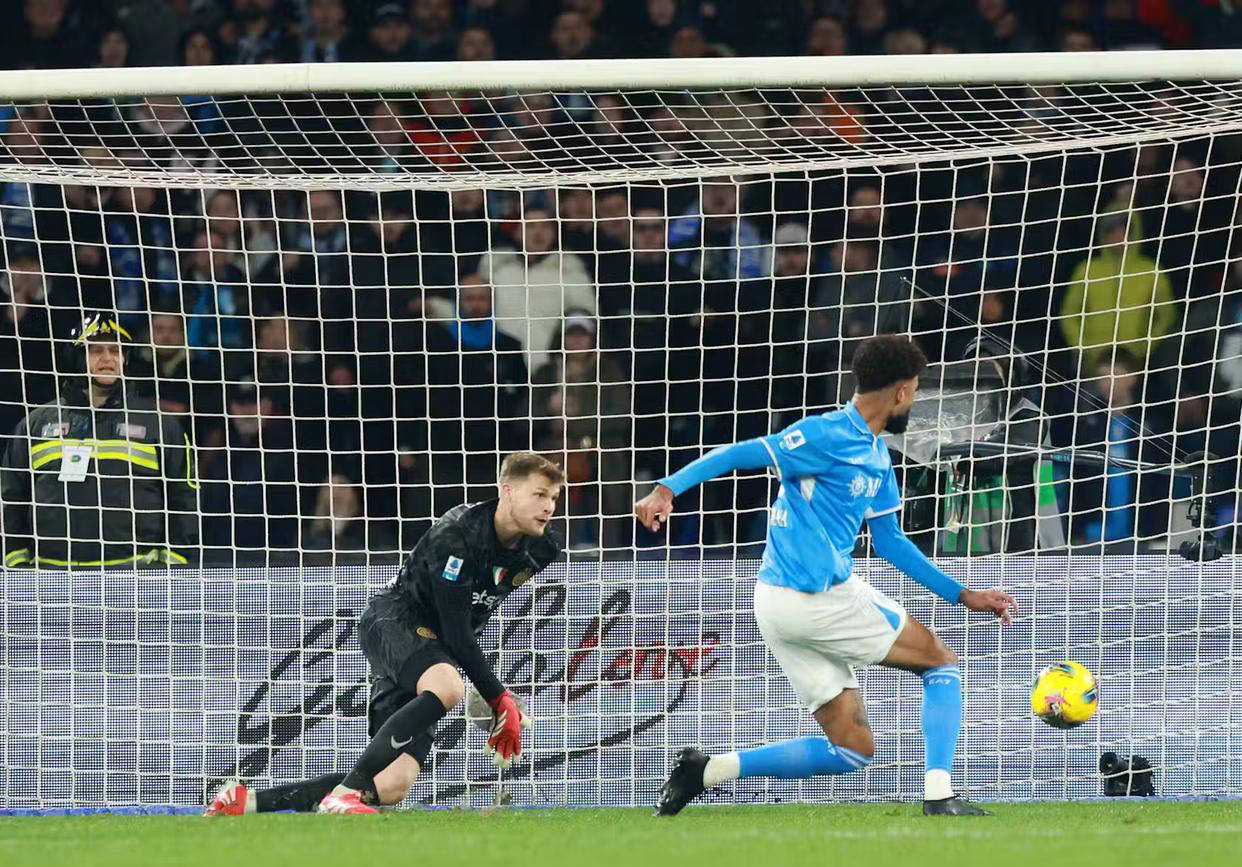 关于那不勒斯主场豪取三分，稳固领先优势的信息