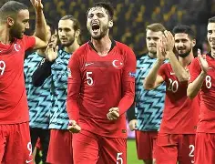 防守稳如泰山，土耳其球队奏乐胜歌