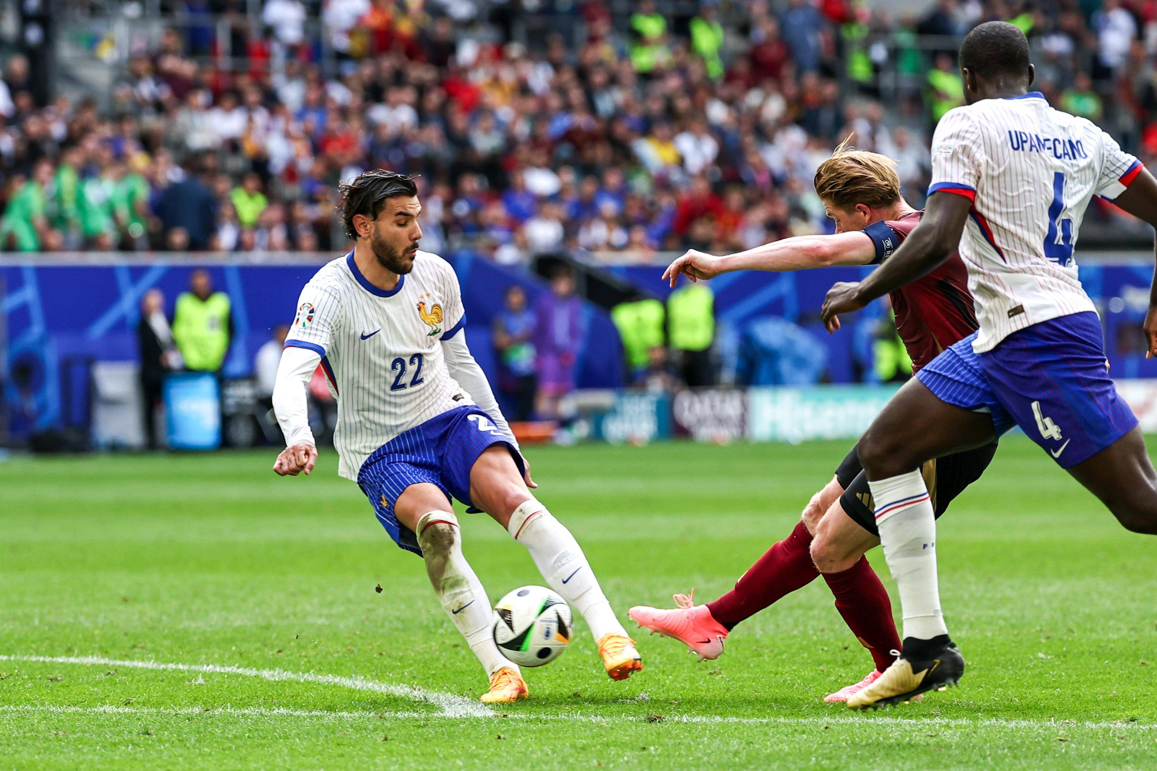 比利时队大将核心伤愈复出，备战欧洲杯决赛冲刺