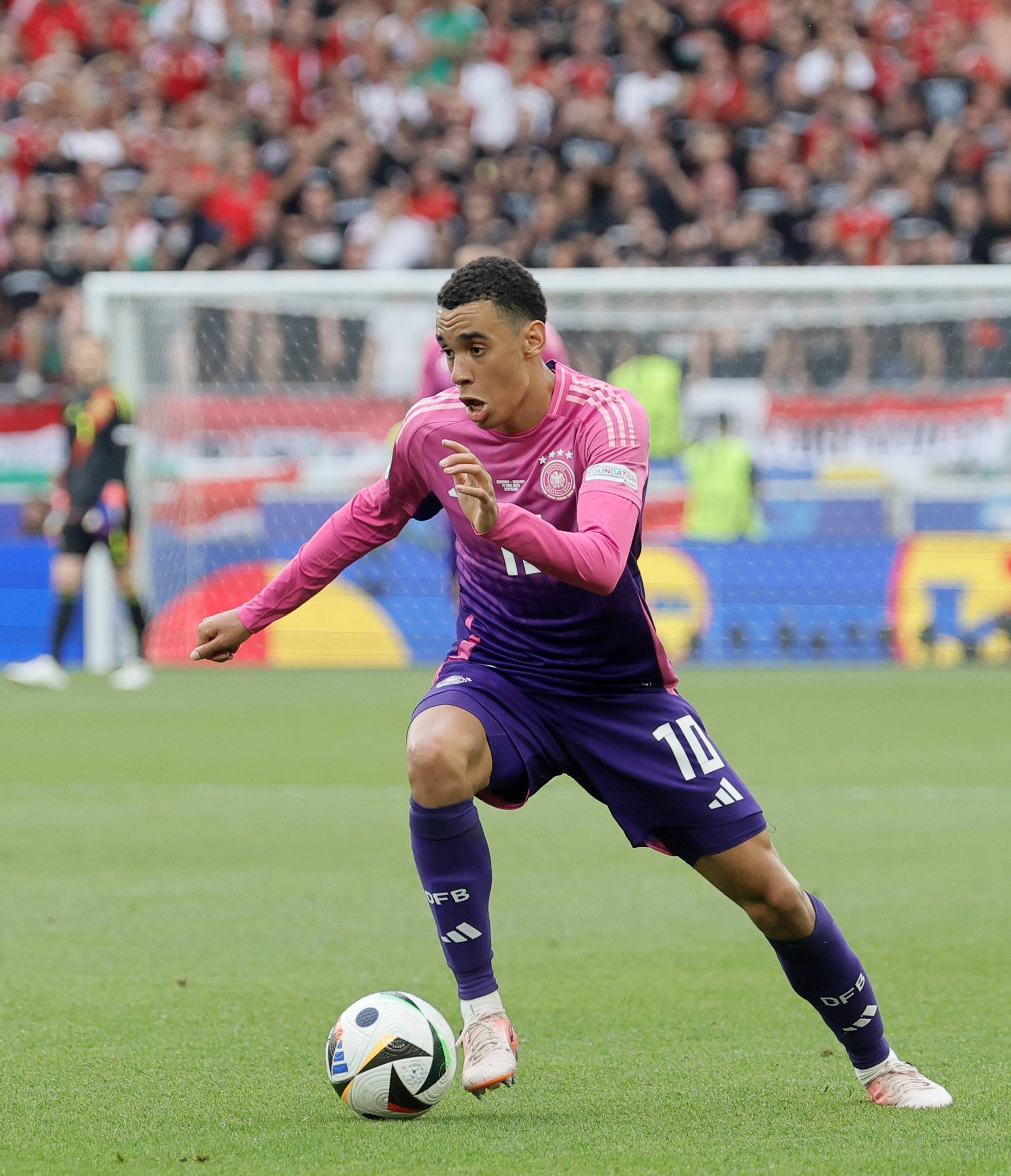 多宝彩票-惊险瞬间！欧洲国家杯赛事展现顶尖实力