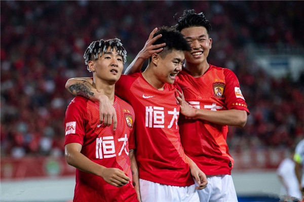 利用绝佳机会攻城略地，球星一味向前冲