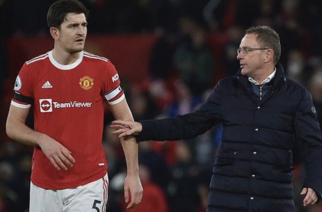 哈德斯菲尔德客场惨败，丢失关键分数的简单介绍