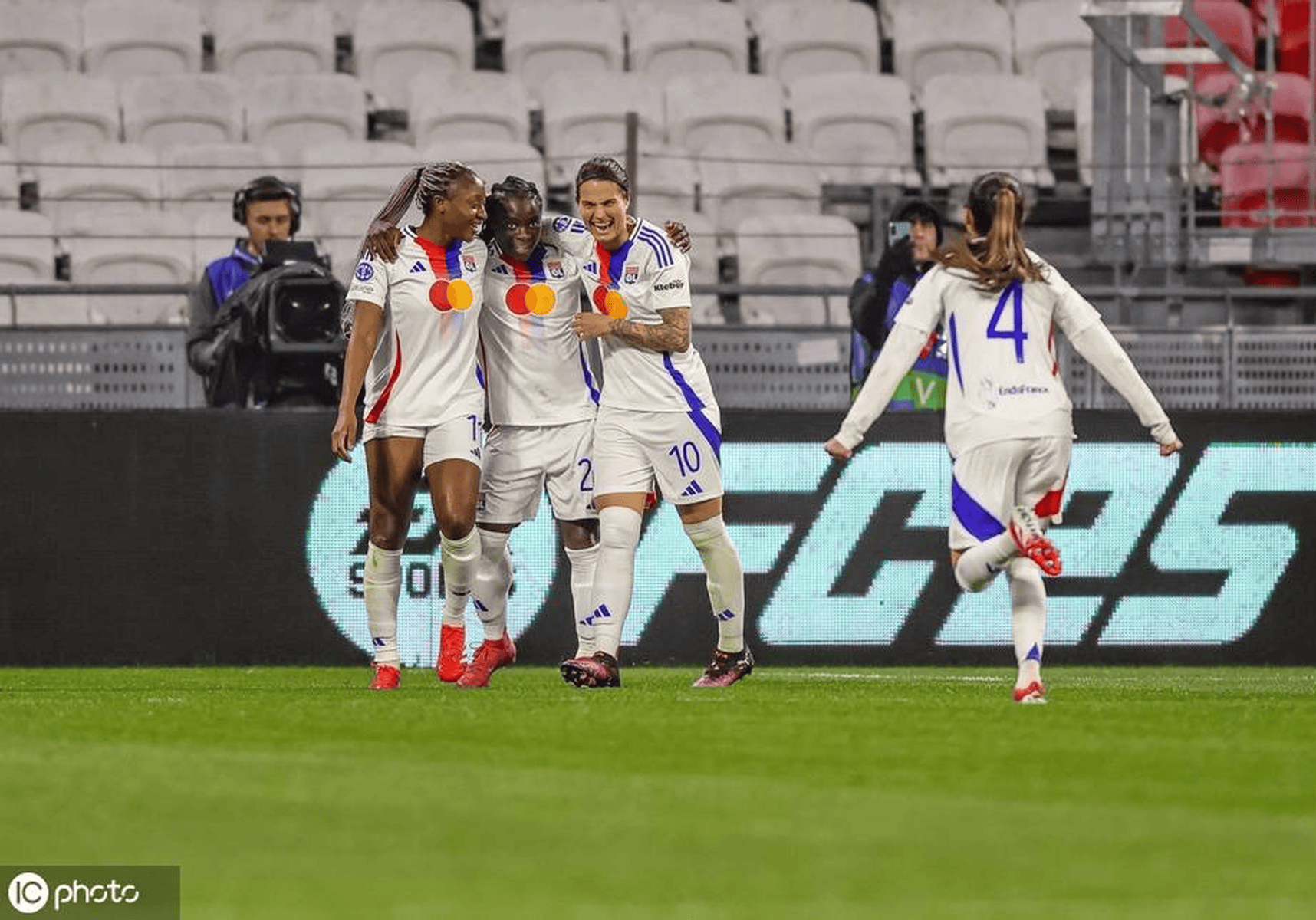 里昂击败对手，连续四场不败