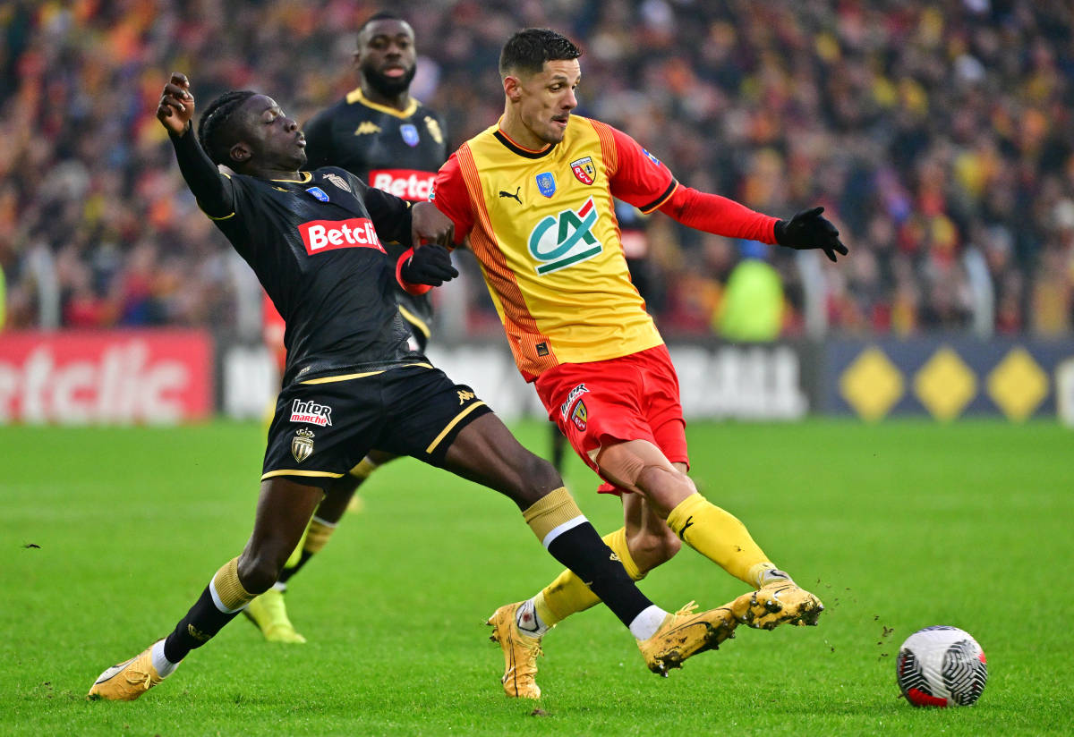 摩纳哥连败收场，法国联赛前景堪忧